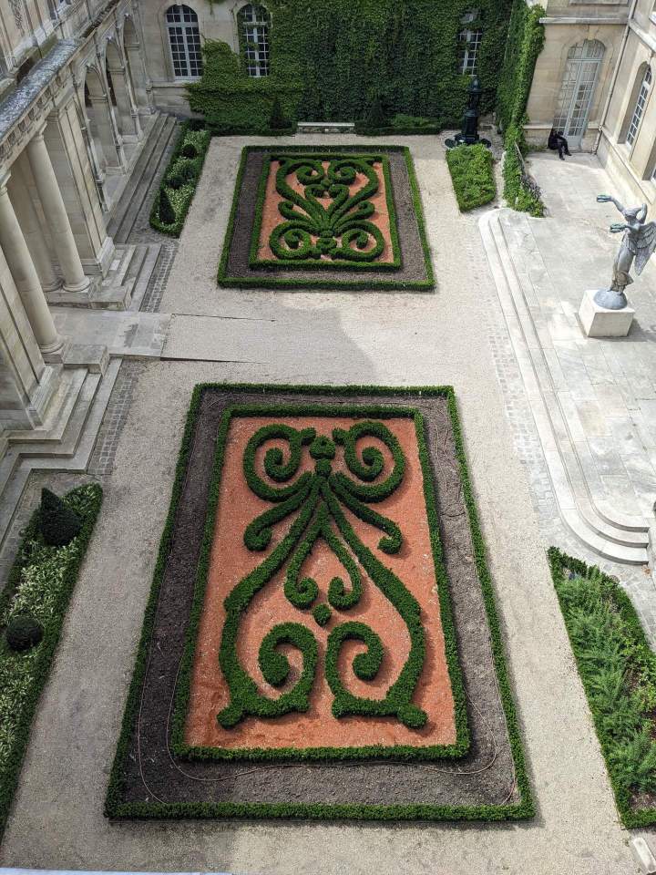 PXL 20250526 133824384